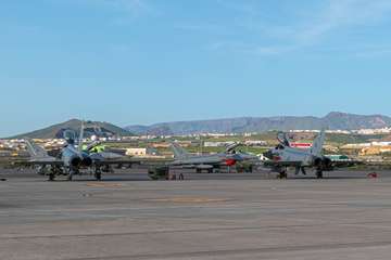 El Ejército del Aire pone a prueba sus capacidades en el cielo de Telde/Antonio Rico.